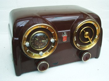 Crosley D-25 BE Bakelite radio